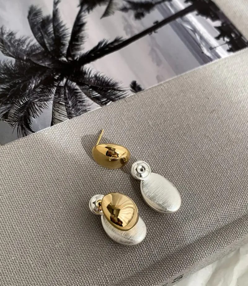 Matte Gold & Pearl Front-Back Studs