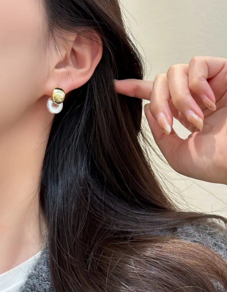 Matte Gold & Pearl Front-Back Studs