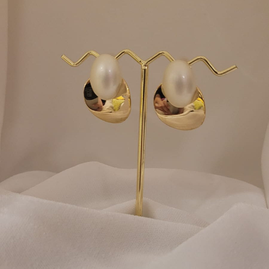 Matte Gold & Pearl Studs