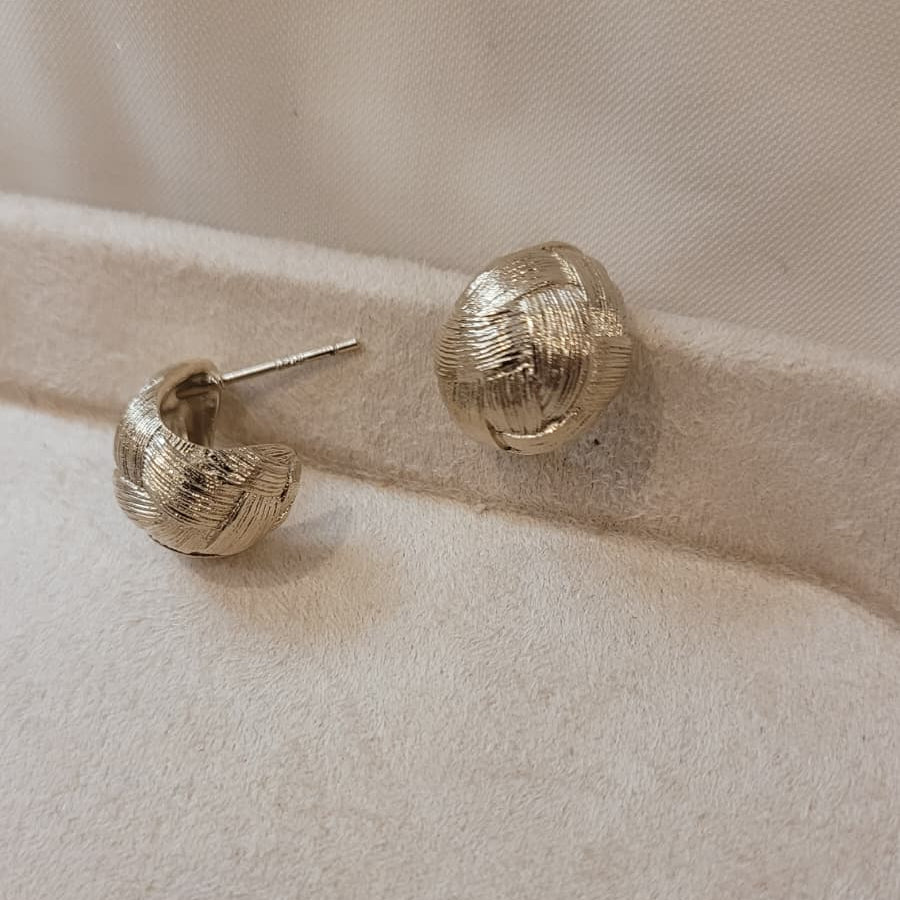Woven Metallic Textured C-Hoops